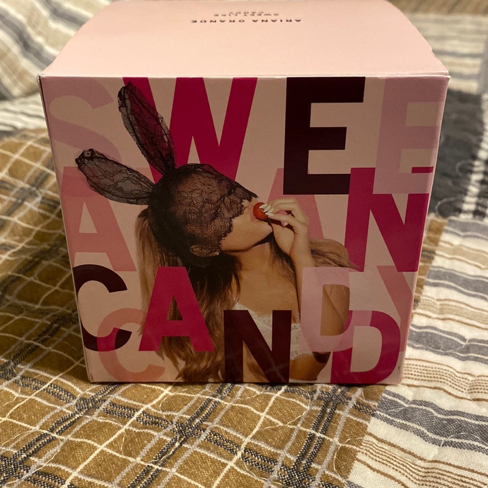 BNIB Sweet Like Candy EAU DE PARFUM SPRAY by Ariana Grande!